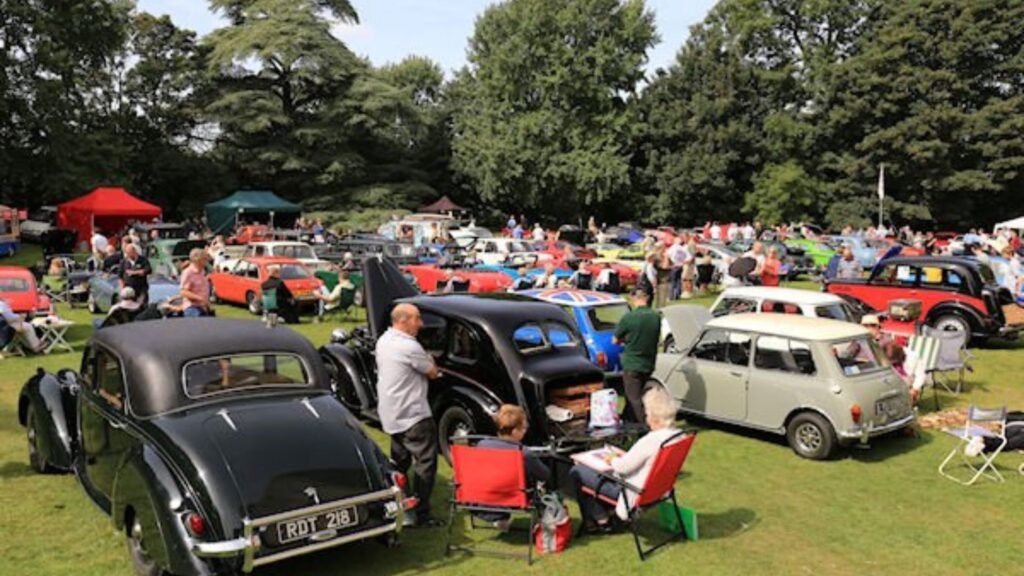 Community Events for Vintage Cars Enthusiasts